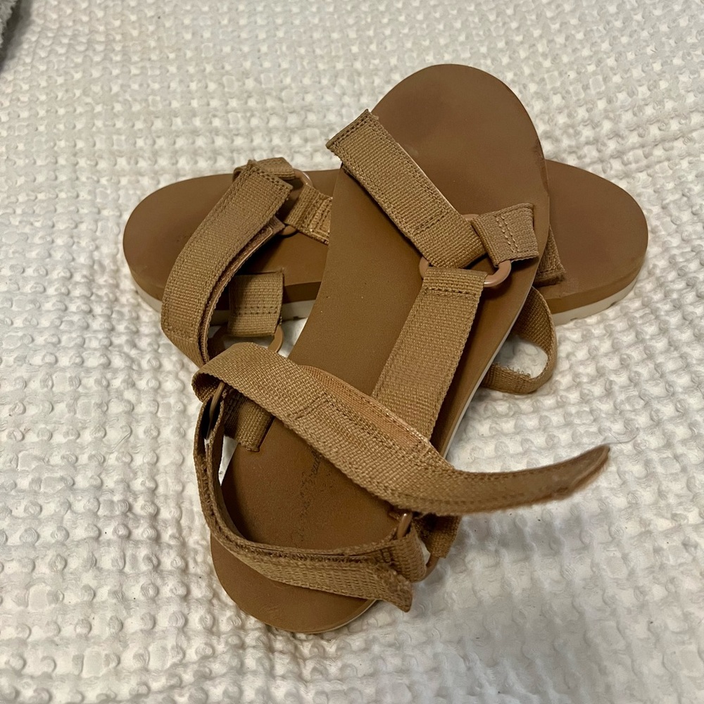 Universal Thread Holden Platform Sport Sandals